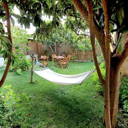 Bed and Breakfast Kalinikta B&B Λόκρι